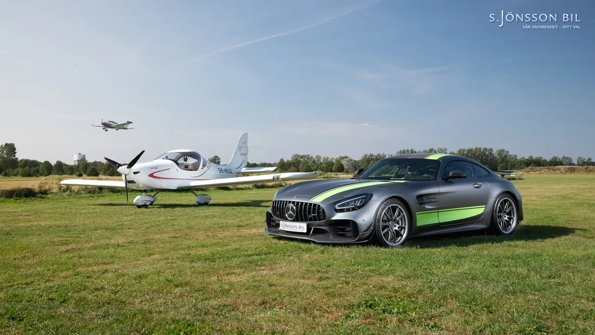 Mercedes-AMG GT-R