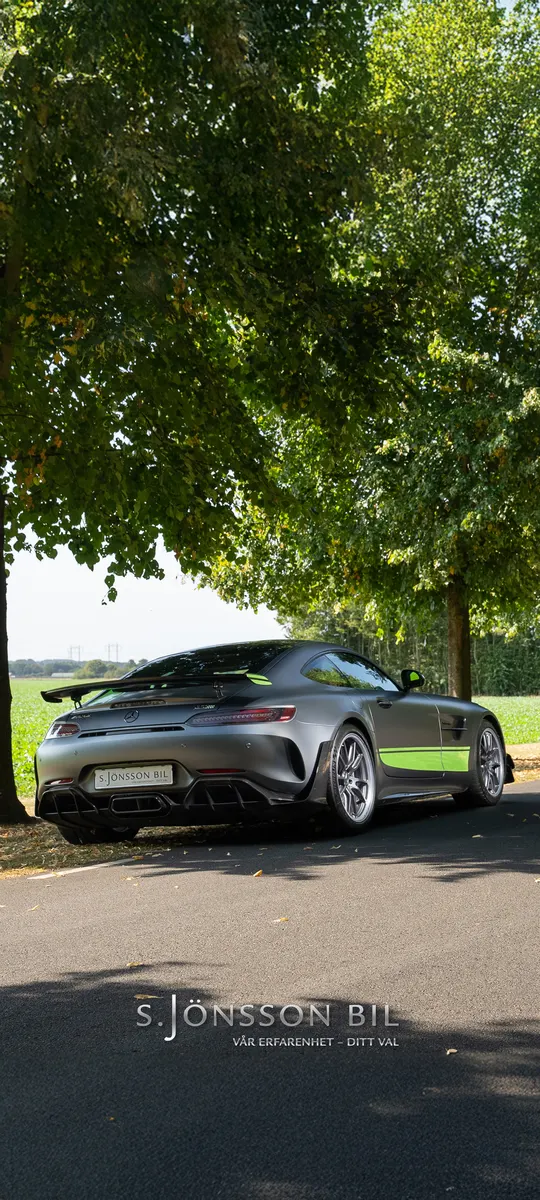 Mercedes-AMG GT-R Phone Wallpaper